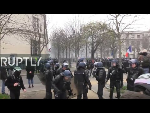 LIVE: Yellow Vests’ hit the streets of Paris the day before France’s municipal elections