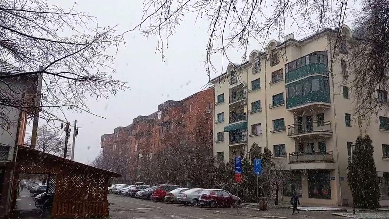 Prvi sneg u Kikindi 2023. godine - YouTube