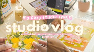 a cozy STUDIO VLOG ☁️ ✏️ making stickers, desk makeover, test printing art prints