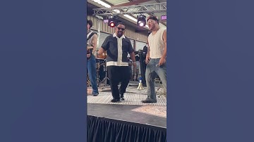 Thumbnail of Videoclip de grupo frontera y mister chivo en la pulga de alamo tx