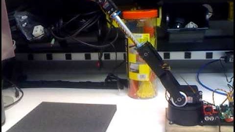 Lynkmotion AL5D Robotic Arm