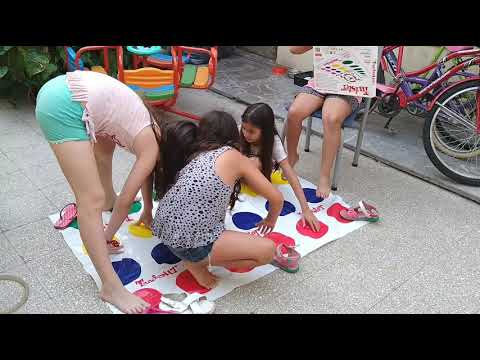 Twister Challenge con amigas