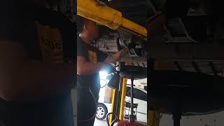 tara silipin natin ang pang ilalim ng sasakyan. #dailyvlog