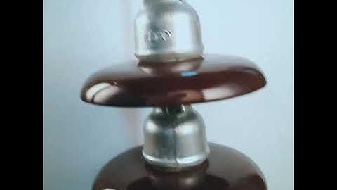 tension insulator with hardware fittings string