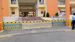 Fencing boom barrier
