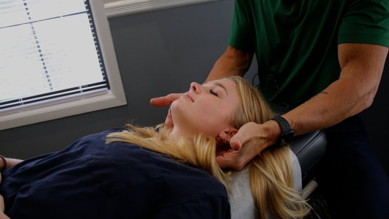 Cosmetologist Gets MAJOR Lower Back Pain Relief with Chiropractic Adjustment