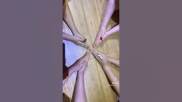 حركه لصديقات 