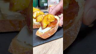 Peach and Brie Appetiser Bites #foodshorts #shorts #foodie #appetizers #brie #peach #yum