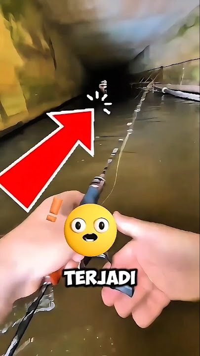 Lihat orang ini nekat mancing ikan di gorong-gorong 😱 #shorts #fishing #mancing