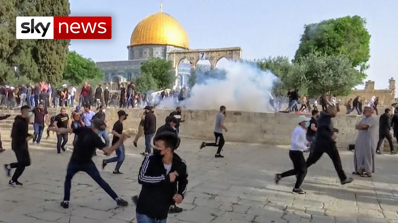 Film backdrop image for Israel: Over 100 injured as police clash with Palestinians (2021)
