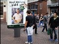 La Place chef takes order via a live stream panel | JCDecaux The Netherlands