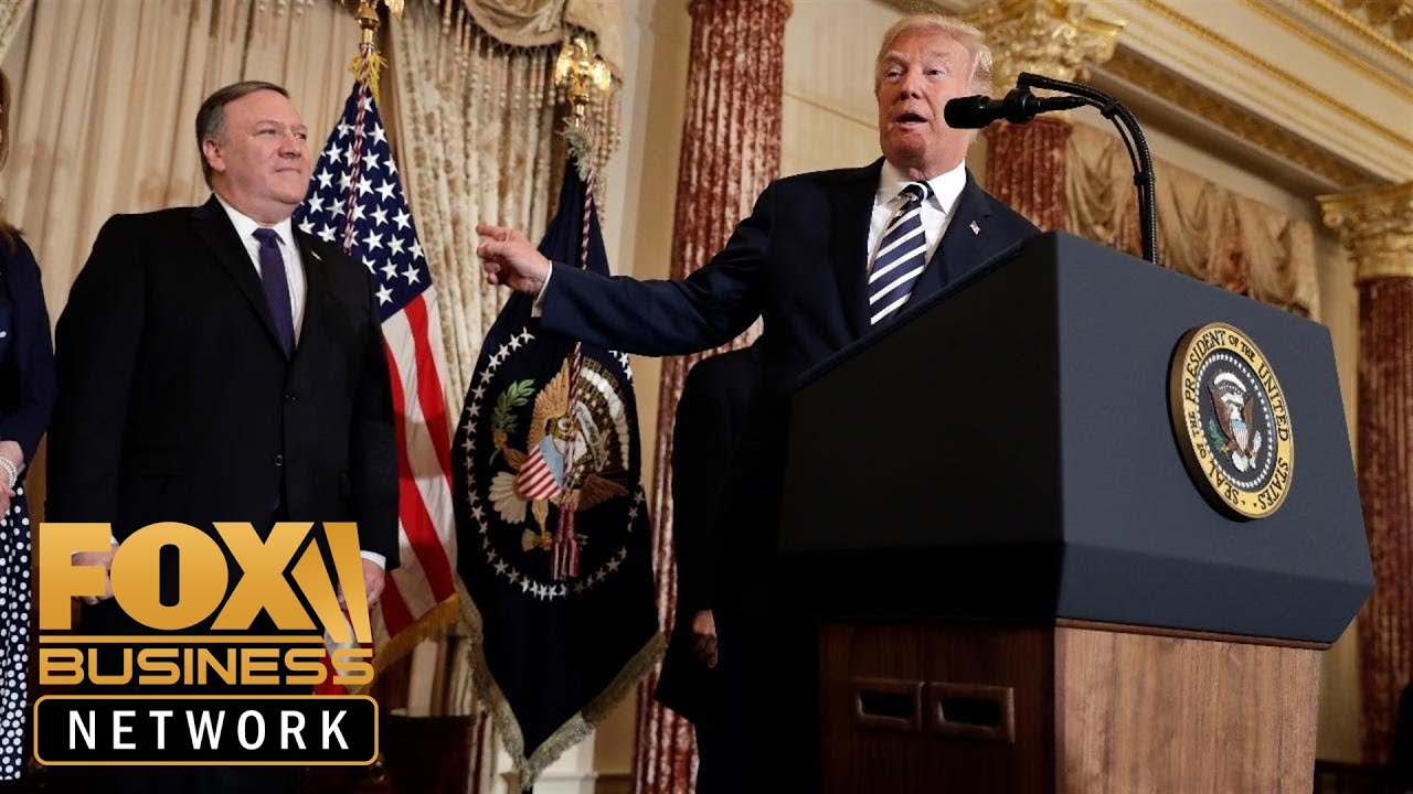 Trump, Pompeo speak during meeting on Venezuela