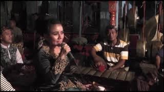 Download lagu PAGELARAN WAYANG KULIT PART 1 DALANG PURJADI & SINDEN HJ. IWI S.ACARA BEBARIK NANGKA GEDE