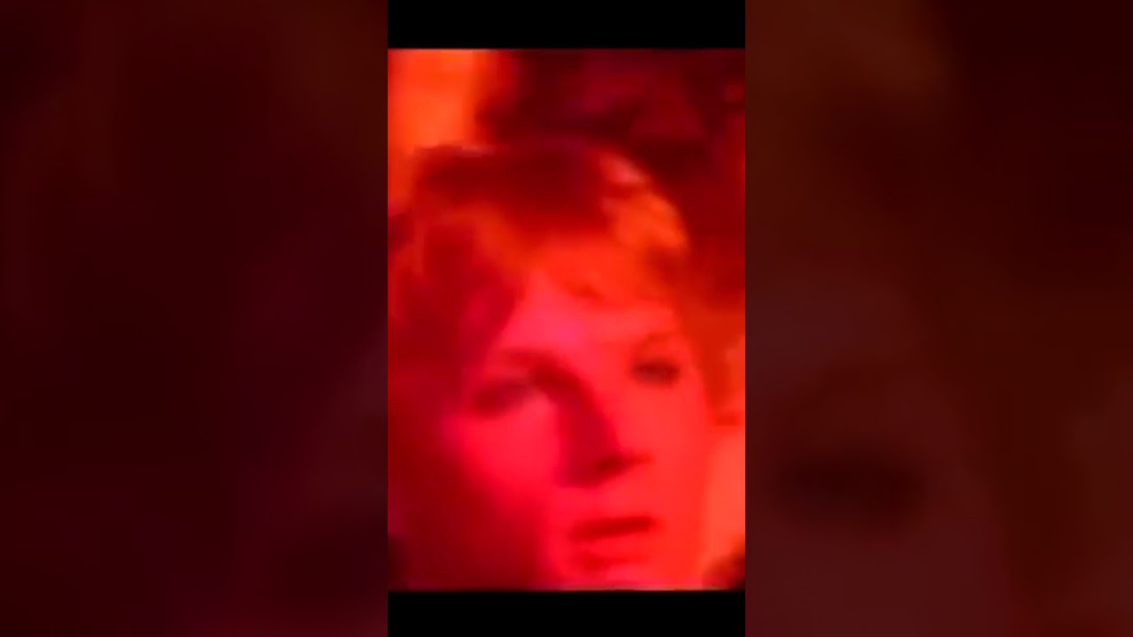 🔥 The Ramones “Blitzkrieg Bop” Live in London '77  