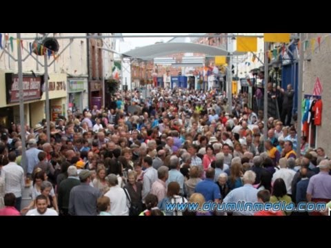 The Cavan Fleadh Crowds in Street.wmv