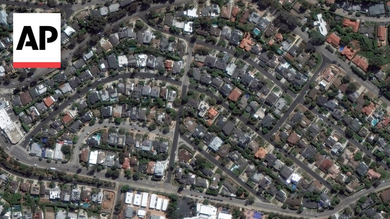 Satellite photos reveal scale of devastating California wildfires