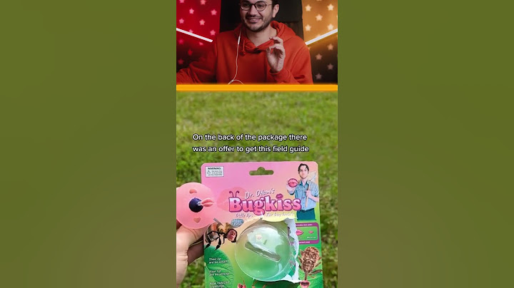 Böcekleri öpmeye çalışan adam