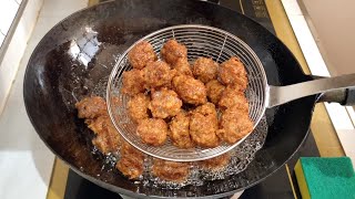 炸『牛肉丸子』别直接加水和淀粉，大厨教你正确做法，外酥里软不吸油【超子美食】