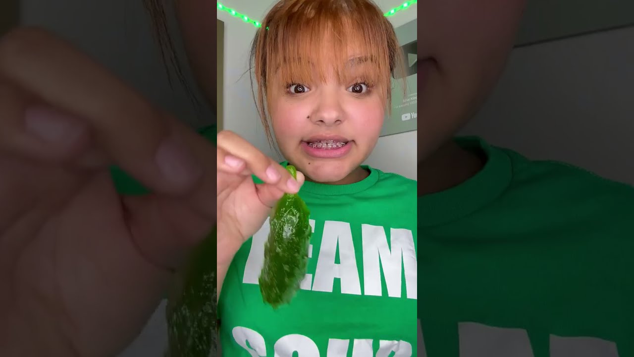 Sour Family SOUR Gummy Challenge 