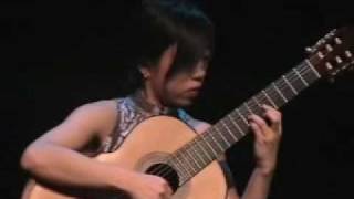 Xuefei Yang performs "Un Sueno en la Floresta" by Barrios chords