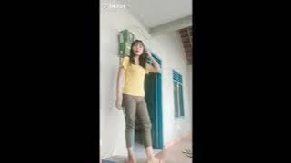 Tiktok | Cewek Cantik Pamer Belahan