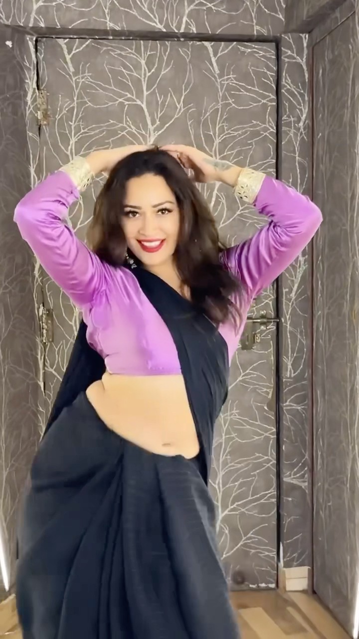 Sapna Chauhan X Sadiya Pa Dalab Nazariya Ta Sadiya Fir Se Pahire Ke Pad Jai ? #bhojpuri
