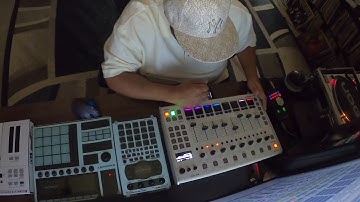 ISLA INSTRUMENTS S2400 12bit sampling drum machine (demo 124)