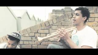 Rizzle Kicks - Down With The Trumpets (Music Video) Resimi