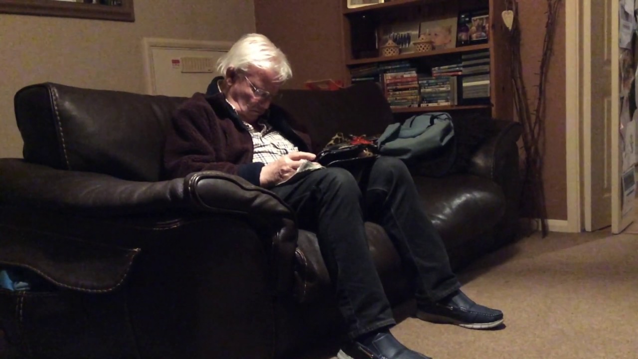 My grandpa fell asleep 💤 😴 💤