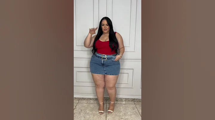 Midi denim skirt #plusssize #fashion #curvy #model