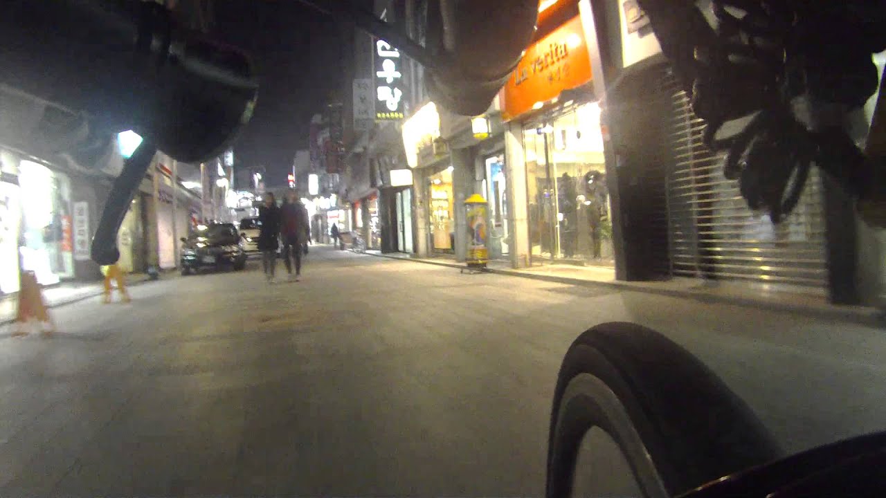 Downtown Gwangju to the Alleyway restaurant - YouTube