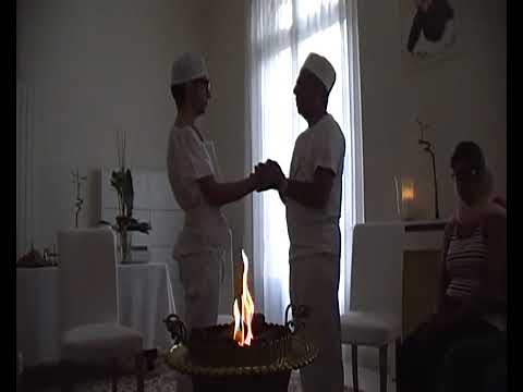 مراسم پیوستن به دین بهی مزدیسنی زرتشتی نوجوت سدره پوشی تشرف فریدون راستی