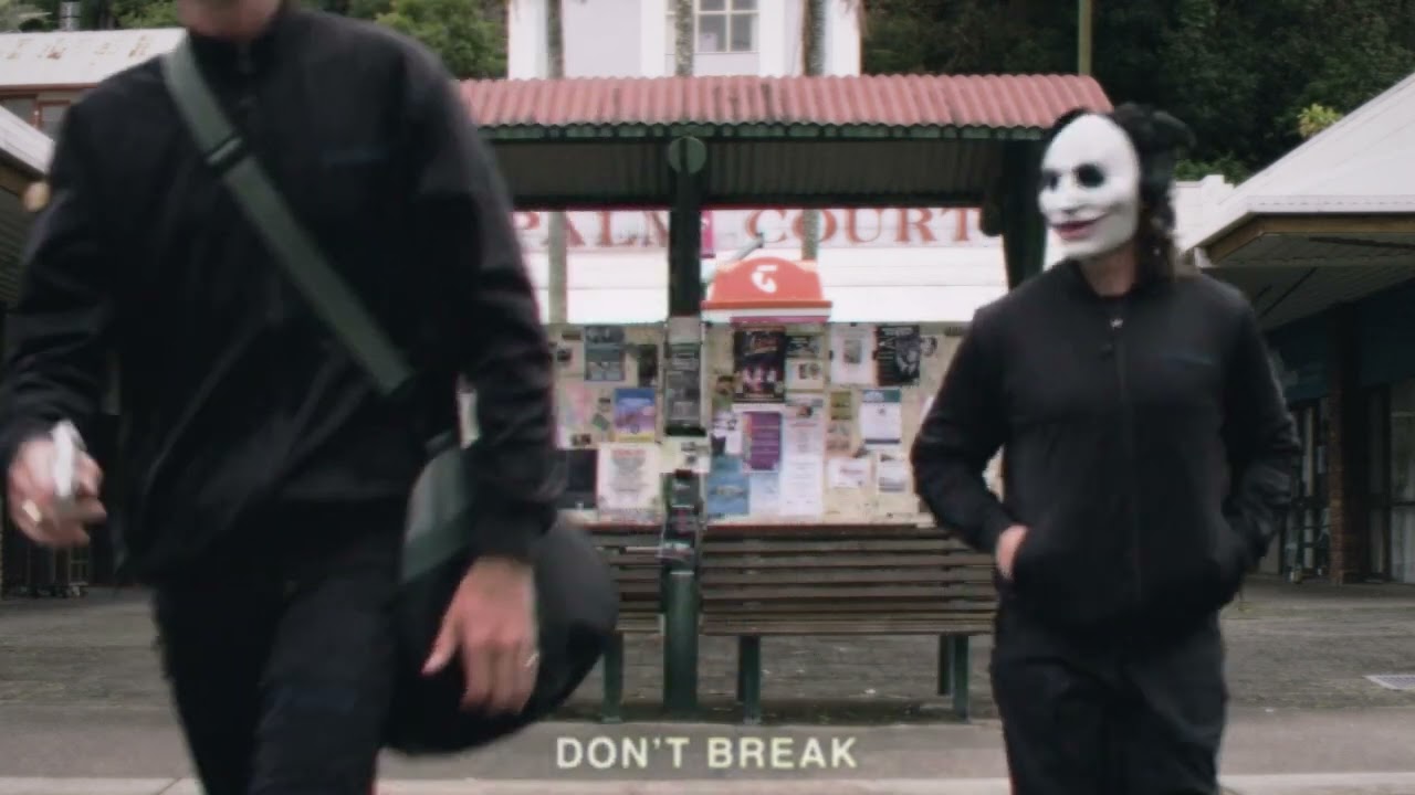 Le Shiv and the Fragile Plea of "Don't Break"