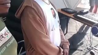 Download Lagu KANYE WEST previewing wizkid song MP3