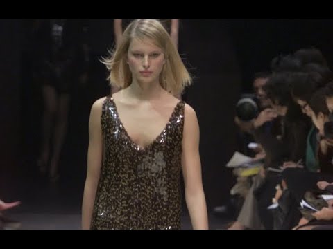 Louis Vuitton Fall 2000 Ready-to-Wear Fashion Show