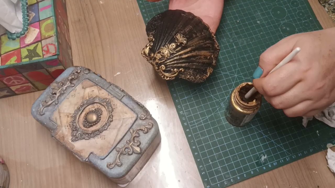 Decoupage oyster seashell/ Tehnica decoupage-lui aplicata pe o scoica