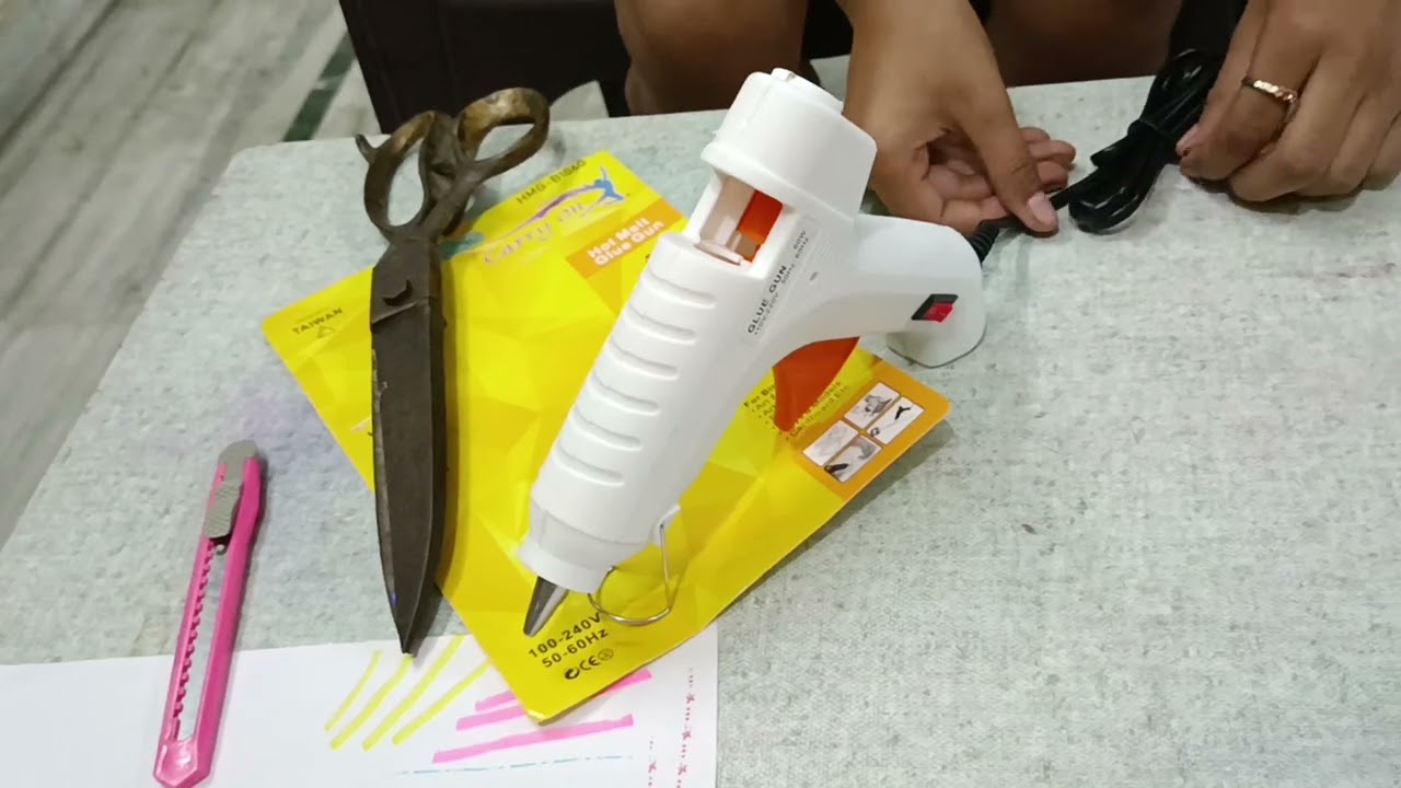Glue Gun Unboxing and Review VID 20230916 124215