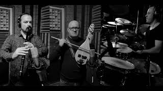 : "KAMENOVATA" -Vladimir Velichkov-kaval, Peyo Peev-gadulka, Vladi Petrov - drums.
