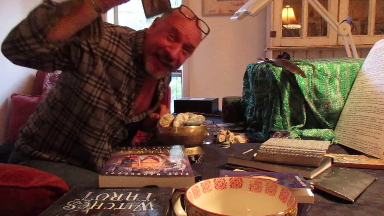 The Crazy Tarotist ... Blooper Blooper 1