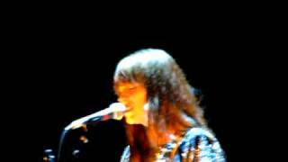 FEIST - Past in Present (live at Massey Hall)