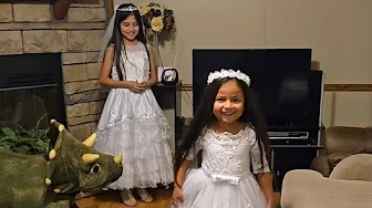 Dos Magicas Princesas 🥰🤗 Mi Irina y Mi Rakis Modelando sus Vestidos