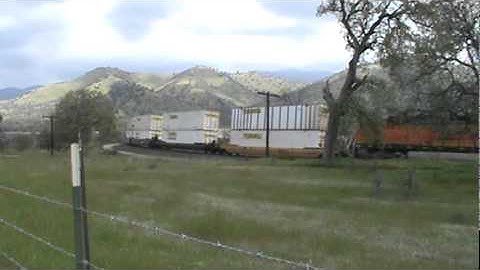 BNSF Intermodal at the tehachapi loop