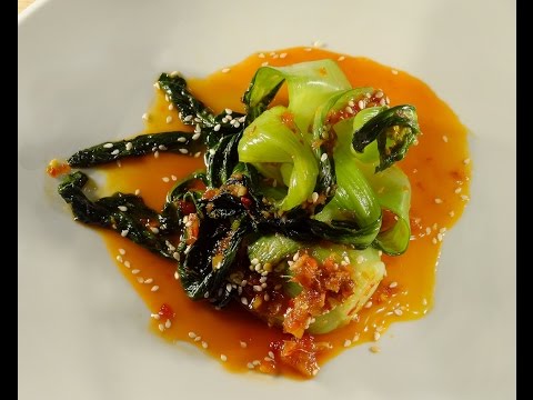 baby-bok-choy-with-spicy-ginger-chili-sauce