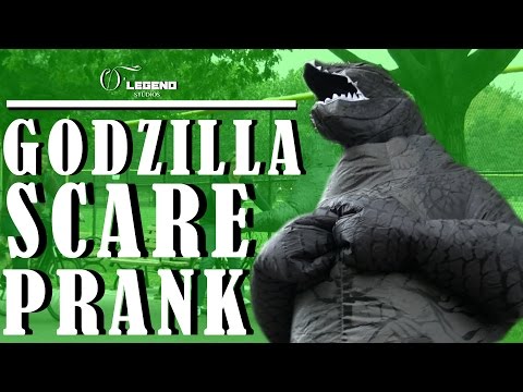 godzilla-scare-prank!-|-olegendstudios