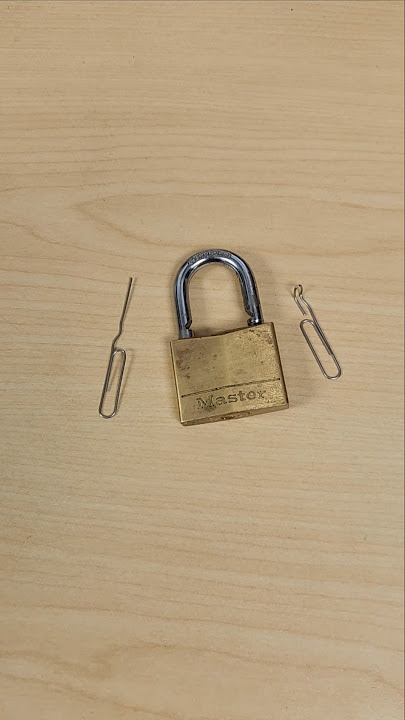 Download lagu Open a basic lock - with paperclips!