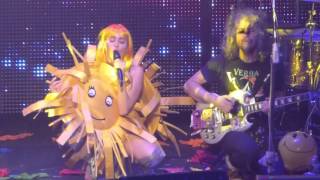 “The Floyd Song (Sunrise)” Miley Cyrus &amp; The Flaming Lips@Electric Factory Philadelphia 12/5/15