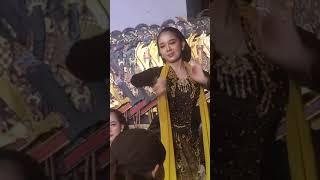 Lengger Cantik Banyumasan oleh Sinden Ayu dan Sinden Irma dalam Pagelaran Wayang Kulit
