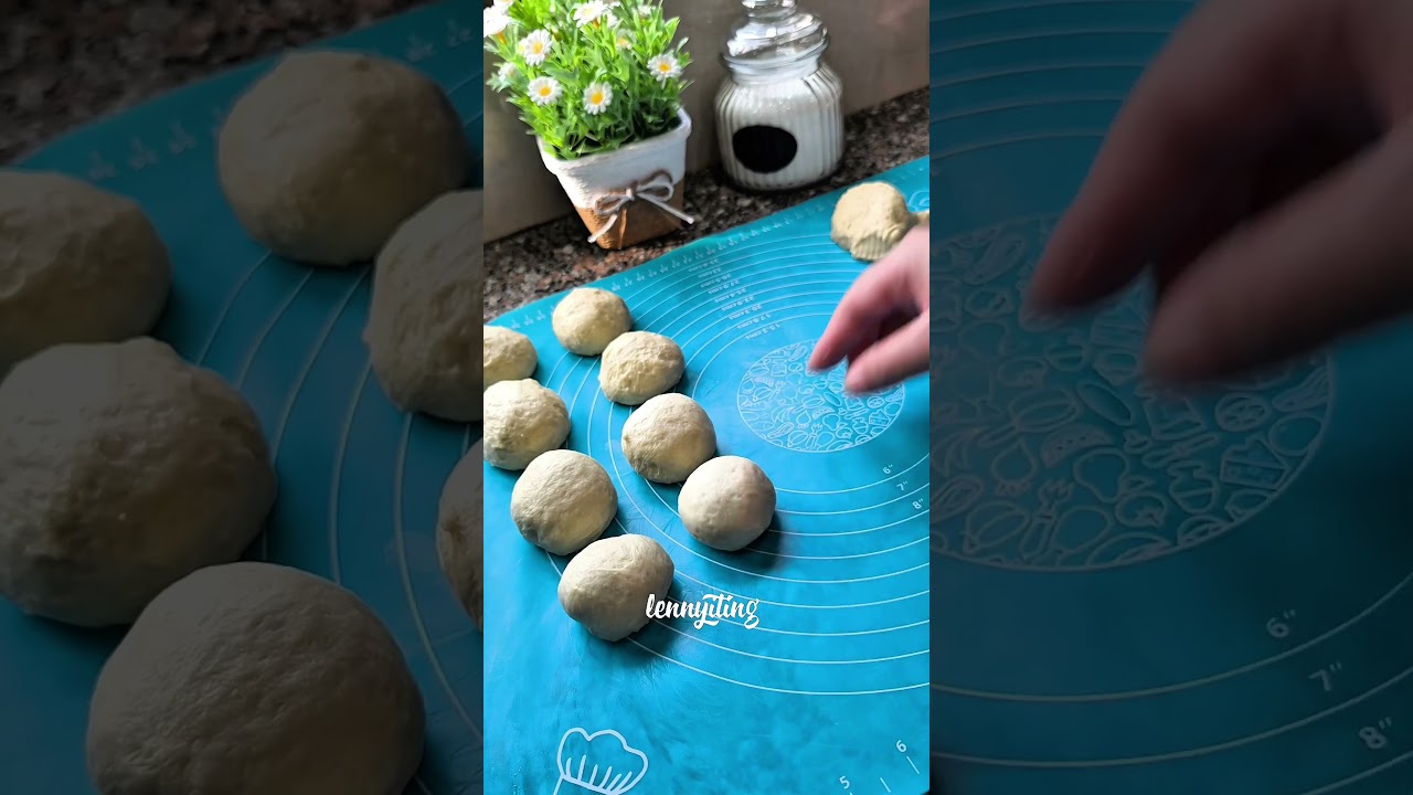 Garlic butter bread with parmesan #everyone #food #garlicbread #garlicbutter #cooking #easyrecipe