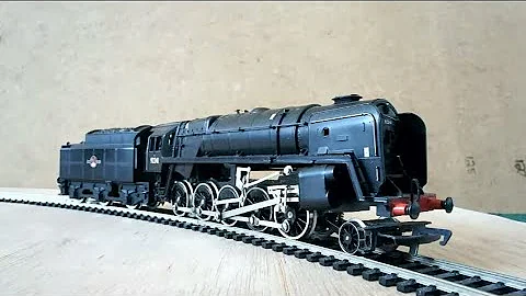 Hornby OO Gauge model. BR Standard Class 9F 2-10-0 No 92241