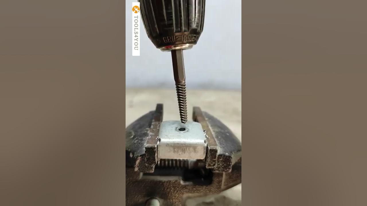 Broken screw extractor